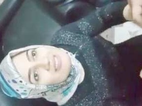 Indian hijabi woman gives head to x boyfriend's dick