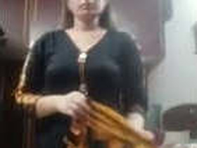 Part 1 of a Pakistani suit-clad bhabhi's steamy encounter