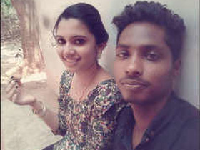 Desi college girl enjoys good sex