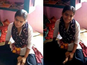 Adorable Indian woman gives a blowjob