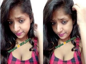 Indian girl flaunts her body while talking dirty