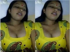 Desi Bhabhi delivers a mind-blowing blowjob and takes it like a champ