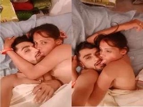 Desi couple's steamy ZPL romance and kisses