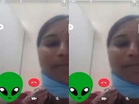 Mallu bhabhi flaunts her intimate parts in explicit video