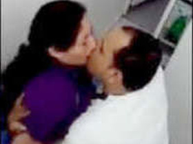 Hospital staff member films Desi nurse having sex