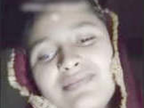 Indian girl moans and shows horny facial expressions