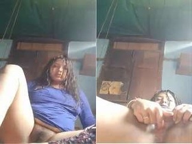 Watch this exclusive desi girl pleasure herself in the bath