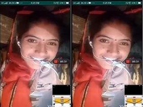 Desi bhabhi reveals her pussy on video call