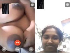 Lankan babe flaunts her body on video call
