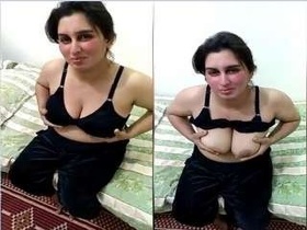 Pakistani wife flaunts her breasts in steamy video
