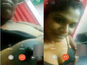Tamil girl flaunts her breasts