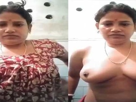 Indian Bengali bhabhi flaunts her body on camera