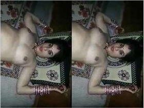 Wife from India pleasures herself for her husband