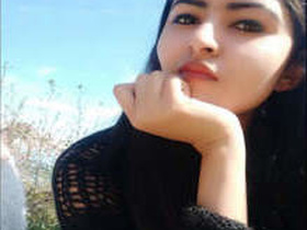 Beautiful Indian girl Muskan in a steamy video