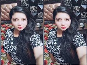 Pakistani girl flaunts her big boobs in exclusive video