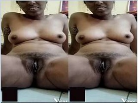 Indian babe flaunts her big boobs and wet pussy in exclusive video