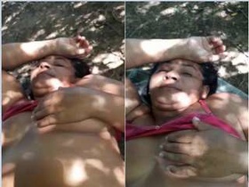 Indian bhabhi gets fucked in the great outdoors