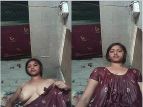 Exclusive Indian porn with a changing girl