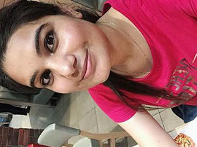 Desi girl flaunts her body in nude selfies