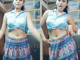 Indian girl performs seductive dance