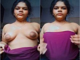 Indian girl flaunts her boobs in exclusive video