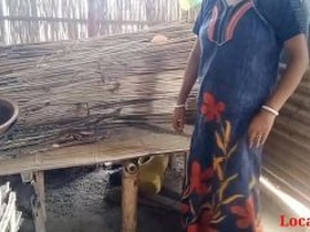 Big-assed aunty Randy gets down and dirty with her husband's friend