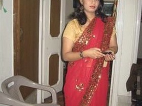 Desi bhabi's office collection of naughty MMS