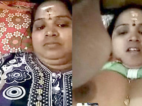 Desi aunty gets naughty on video call, shows off her fingering skills