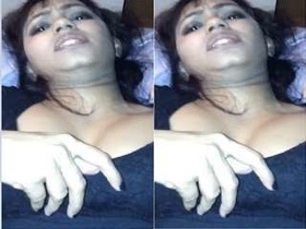 Pakistani amateur gets naughty in exclusive video