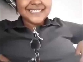 Indian woman with large breasts shares MMS selfies in video