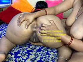 Indian lesbians put on a steamy show
