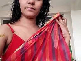College girl changes her outfit in a hot video