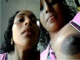 Exclusive video of a sexy Indian girl flaunting her breasts