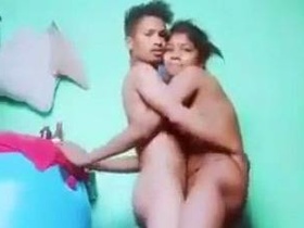 Desi couple's standing sex without a condom