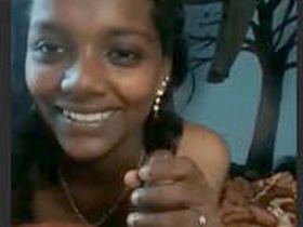 Cute Tamil girl gives a blowjob in HD video