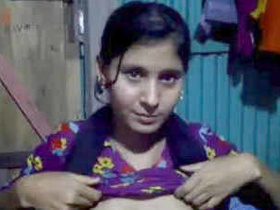 Indian girl with big tits and pussy flaunts her assets in HD video