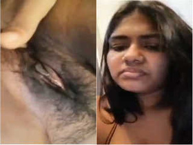 Exclusive video of a Sri Lankan girl showcasing her beautiful body