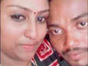 Desi couples kiss in public: Mallou edition