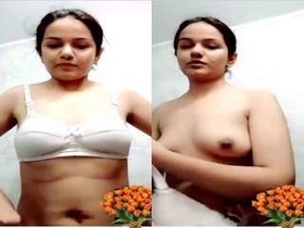 Exclusive video of a sexy Indian girl baring it all on camera