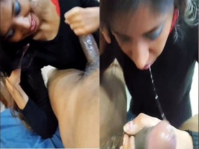 Sri Lankan slut gives a blowjob to her client