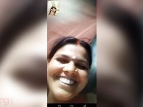 Desi babe flaunts her voluptuous body and big labia on webcam