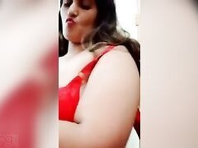 Pakistani girl flaunts her big boobs in a selfie video