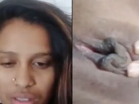 Horny girl entertains live sex chat session
