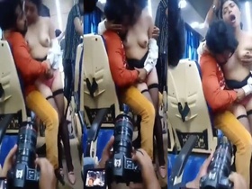 Desi amateur shoots sex video on bus