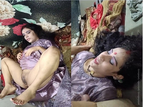 Desi bhabhi gives a blowjob and gets anal fucked