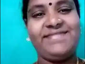 Indian aunty with big breasts
