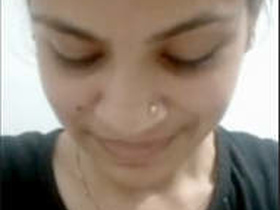 Indian girl flaunts her stunning bosom