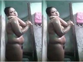 Desi girl reveals her naked body and takes a bath in Part 3
