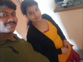 Kannada lover gets fucked in Oyo room