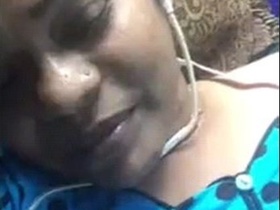 Bhabhi fulfills her lover's desires via video call